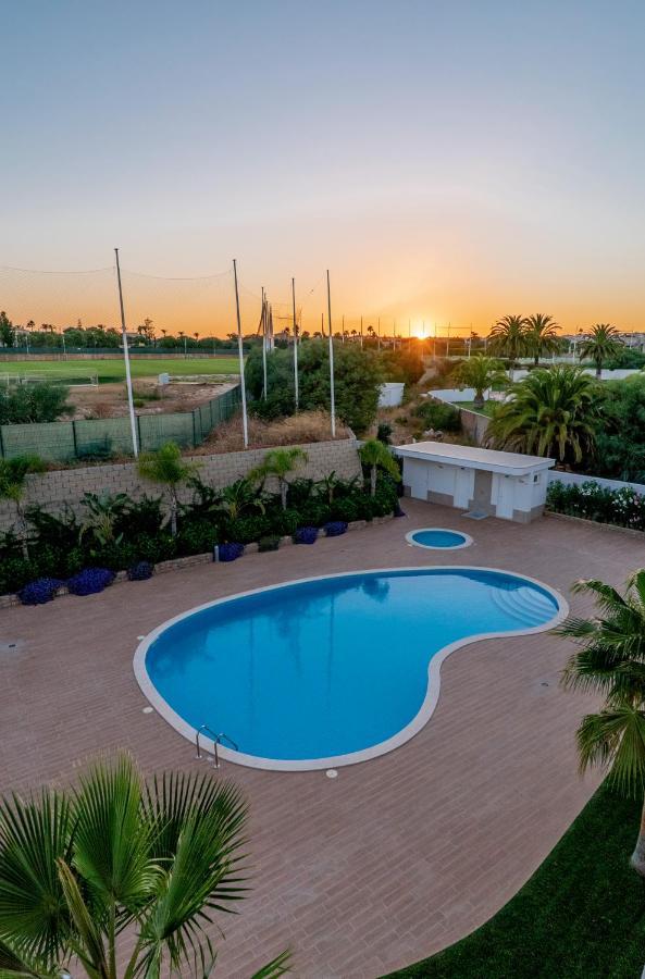 Sunset Condominium Lagos Buitenkant foto